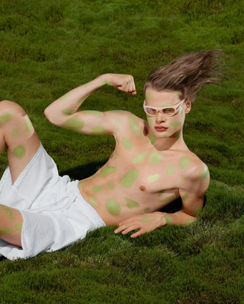 A cover of "Synchrodogs" cluster. The owner is unizac. The cluster consists of 2 elements.