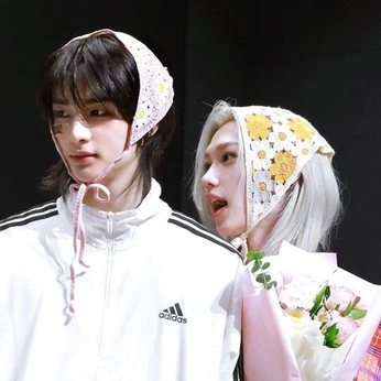 A cover of "🐥🩷🥟" cluster. The owner is hyune. The cluster consists of 13 elements.