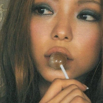 A cover of "beauty | u m i" cluster. The owner is laurenp. The cluster consists of 25 elements.