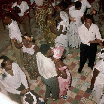 A cover of "cy raingeard / sun king." cluster. The owner is janthinas. The cluster consists of 21 elements.