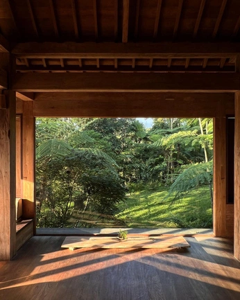 A cover of "Aspria pt 2" cluster. The owner is ianme. The cluster consists of 71 elements.