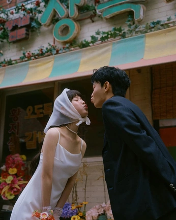 A cover of "creative wedding photos" cluster. The owner is peicreative. The cluster consists of 93 elements.