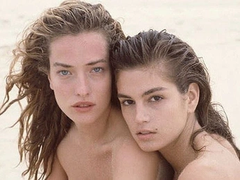 A cover of "Women" cluster. The owner is ethankajari. The cluster consists of 14 elements.