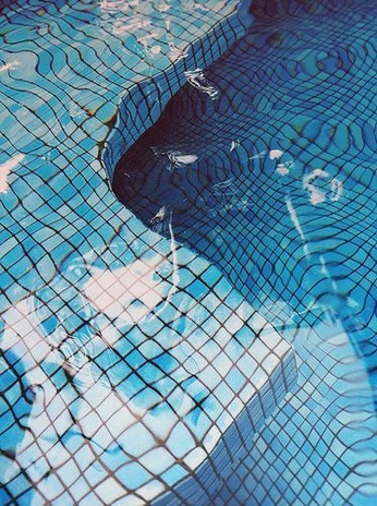 A cover of "water reflections" cluster. The owner is trycheesebread. The cluster consists of 11 elements.