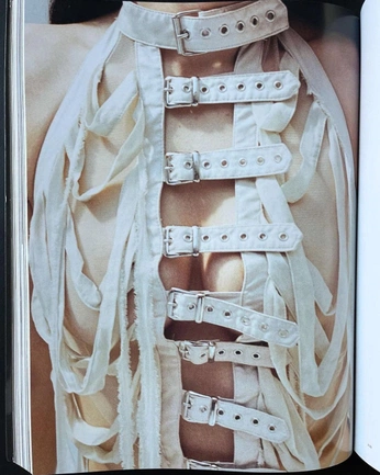 A cover of "cyber punk" cluster. The owner is artpoll. The cluster consists of 22 elements.