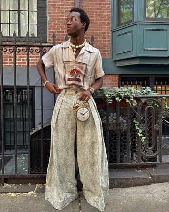 A cover of "Streetwear  over trad" cluster. The owner is mkbvisk. The cluster consists of 5 elements.