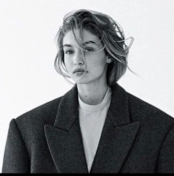 A cover of "Effortless Beauty" cluster. The owner is soficorti. The cluster consists of 20 elements.