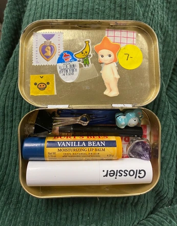 A cover of "trinket tins" cluster. The owner is fairygirlstar98. The cluster consists of 80 elements.