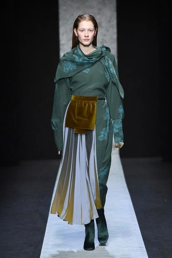 A cover of "Colour" cluster. The owner is natalychristy. The cluster consists of 3 elements.