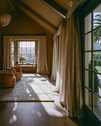 A cover of "Drapes Drapery" cluster. The owner is lorenkreiss. The cluster consists of 131 elements.