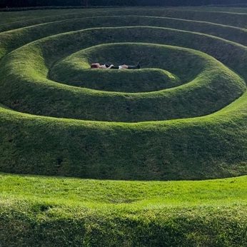 A cover of "gathering spirals" cluster. The owner is liyv. The cluster description is "i see spirals and i hold them dear". The cluster consists of 144 elements.