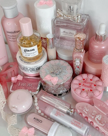 A cover of "Beauty products" cluster. The owner is reformacione. The cluster consists of 6 elements.