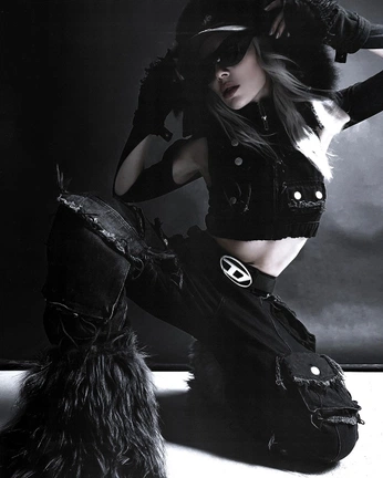 A cover of "la routine" cluster. The owner is kinoagent. The cluster consists of 17 elements.