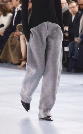 A cover of "Ref" cluster. The owner is moglao. The cluster consists of 6 elements.