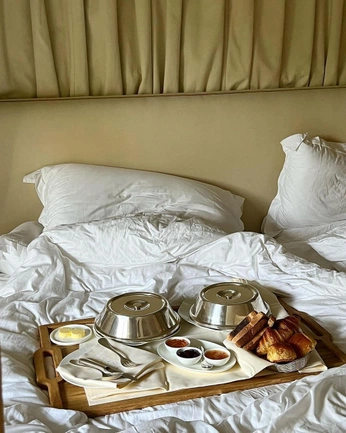 A cover of "Francais" cluster. The owner is katiemckenzii. The cluster consists of 2 elements.