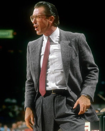 A cover of "Fashion 25’" cluster. The owner is seb.ceo. The cluster consists of 2 elements.