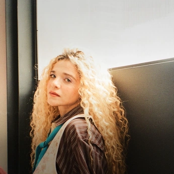 A cover of "LOU GARCIA PREQUEL HOME" cluster. The owner is fecastelani. The cluster consists of 13 elements.