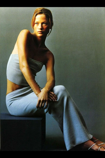 A cover of "OCTOBER INTERIOR" cluster. The owner is 3peff. The cluster consists of 10 elements.