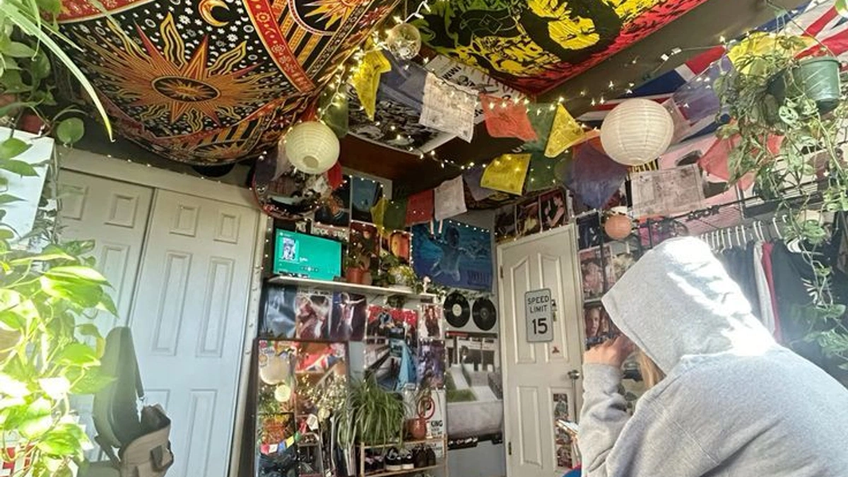 room decor (@vqmp1rae) / Cosmos