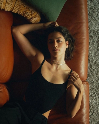 A cover of "Opera Photoshoot" cluster. The owner is flyte. The cluster consists of 3 elements.