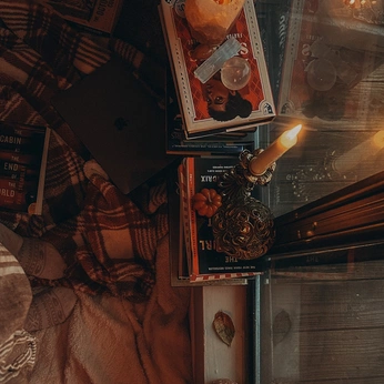 A cover of "Aes.: || Autumn Mood" cluster. The owner is joisbarelyhere. The cluster consists of 17 elements.