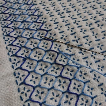 A cover of "Reparations" cluster. The owner is ombeline. The cluster consists of 7 elements.