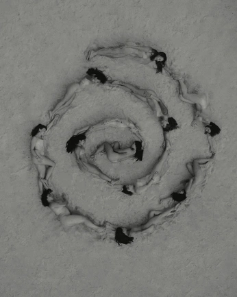 A cover of "Circle" cluster. The owner is montyy. The cluster consists of 3 elements.