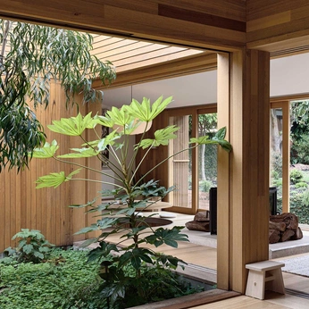 A cover of "sims" cluster. The owner is jazlovesjerry. The cluster consists of 5 elements.