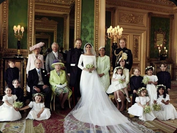 A cover of "English Wedding" cluster. The owner is jon.immanuel. The cluster consists of 3 elements.