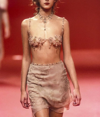 A cover of "Passion for fashion" cluster. The owner is ladygagaa. The cluster consists of 54 elements.