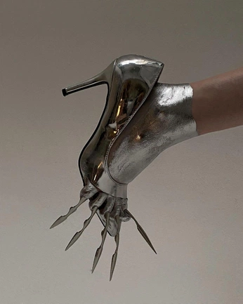 A cover of "fashion major 🧿" cluster. The owner is tropicalfish. The cluster consists of 1 element.