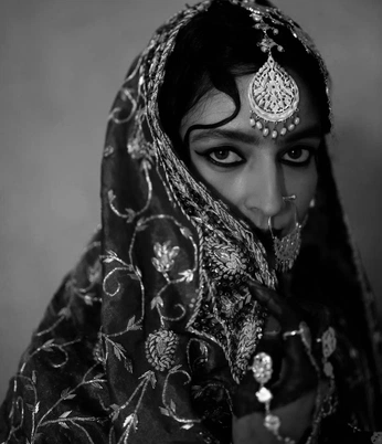 A cover of "Art Direction" cluster. The owner is uzuzu. The cluster consists of 38 elements.