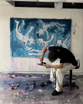 A cover of "blue" cluster. The owner is miss.charlottevv. The cluster consists of 4 elements.