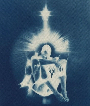 A cover of "AURA" cluster. The owner is maizieray. The cluster consists of 1 element.