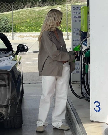 A cover of "Street shoot" cluster. The owner is safonkina. The cluster consists of 1 element.