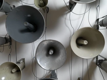 A cover of "strange + beautiful" cluster. The owner is popcornelvis. The cluster consists of 4 elements.