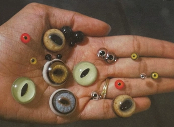 A cover of "light of oddity" cluster. The owner is bloomiellefiles. The cluster consists of 42 elements.