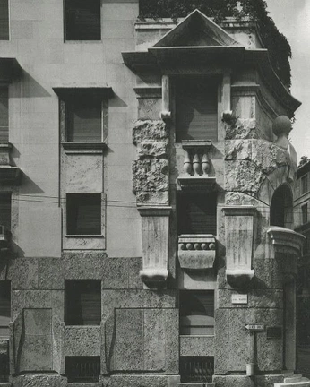 A cover of "ferragamo" cluster. The owner is danielamm. The cluster consists of 2 elements.