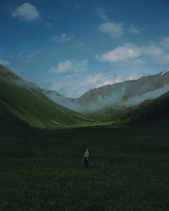 A cover of "Scenery" cluster. The owner is kejunfeng. The cluster consists of 37 elements.