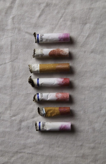 A cover of "cigarette butts" cluster. The owner is leylaugural. The cluster consists of 25 elements.