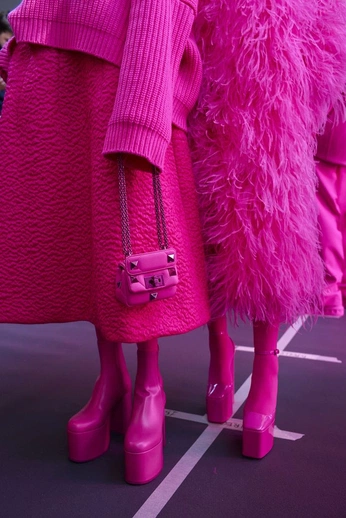 A cover of "pink fashion" cluster. The owner is evadaa. The cluster consists of 9 elements.