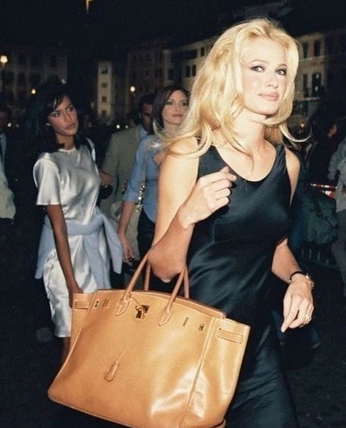 A cover of "icons, models" cluster. The owner is besa. The cluster consists of 144 elements.