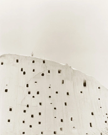 A cover of "white world" cluster. The owner is unstopapble. The cluster consists of 5 elements.