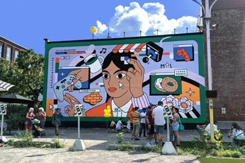 A cover of "Mural" cluster. The owner is madelinel. The cluster consists of 1 element.