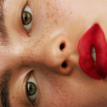 A cover of "chloe + marai" cluster. The owner is rosadelinea. The cluster consists of 98 elements.