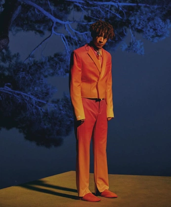 A cover of "suit" cluster. The owner is malikdupree. The cluster consists of 4 elements.