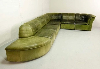 A cover of "chairs" cluster. The owner is mariannedias. The cluster consists of 18 elements.