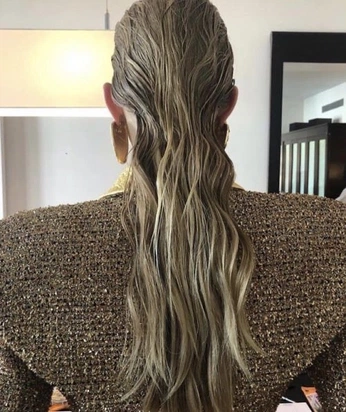 A cover of "Beaute" cluster. The owner is orriswater. The cluster consists of 35 elements.