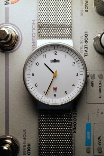 A cover of "Objects" cluster. The owner is digitalunknown. The cluster consists of 9 elements.