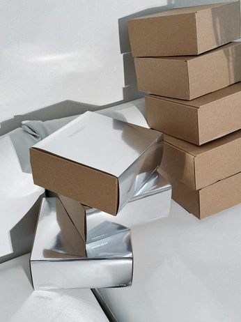 A cover of "Boxes" cluster. The owner is hugeflood. The cluster consists of 22 elements.